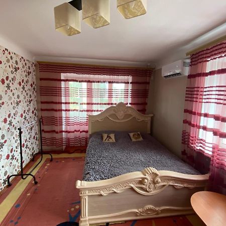 Михайлівська Квартира Zhytómyr Exterior foto